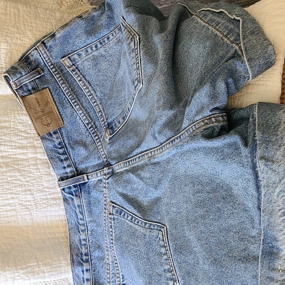 Womens CK Shorts - Picture 2 of 4